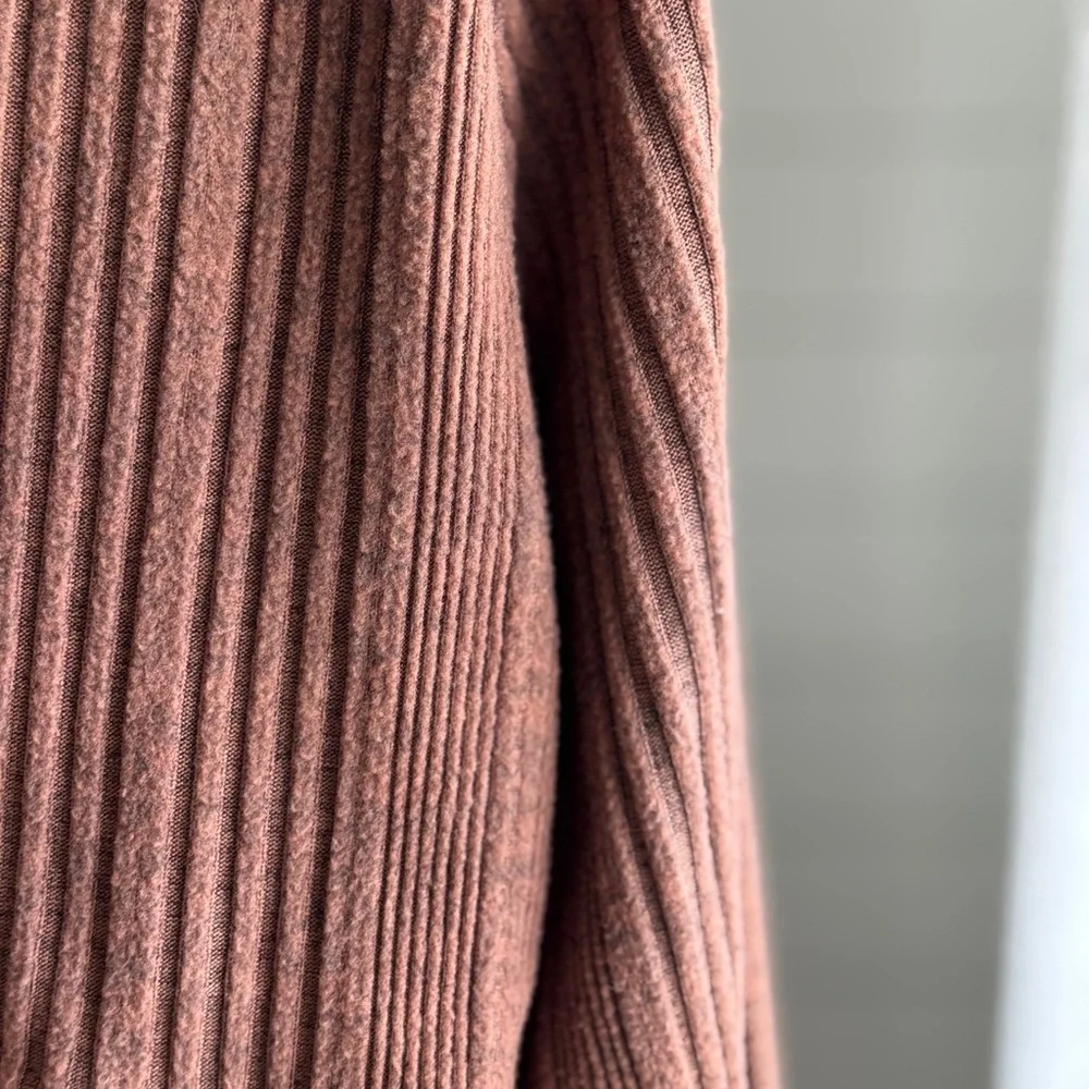 Brown Ribbed Knit Top - Picture 7 of 10